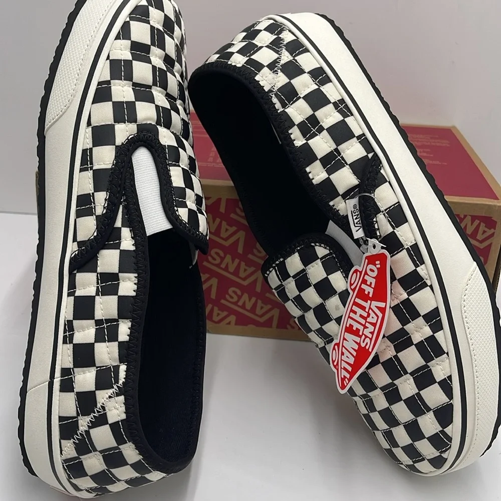 Vans WMNS Slip-Er 2 (Checkerboard)BIk/Clsc White 
VN0A4UWOIB8 Sneakers - Picture 11 of 16